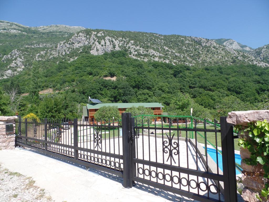 Guest House Jadran Pol Petrovac Luaran gambar