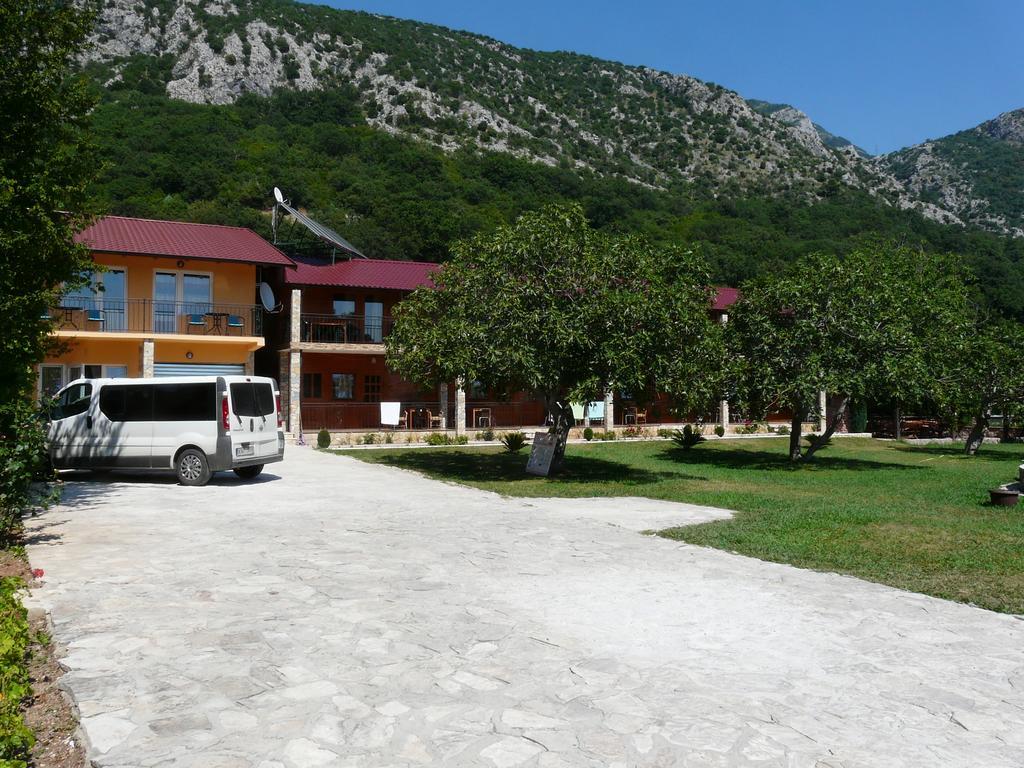Guest House Jadran Pol Petrovac Luaran gambar