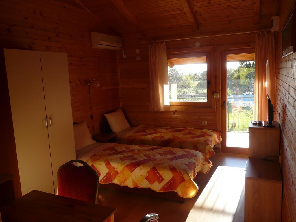 Guest House Jadran Pol Petrovac Luaran gambar