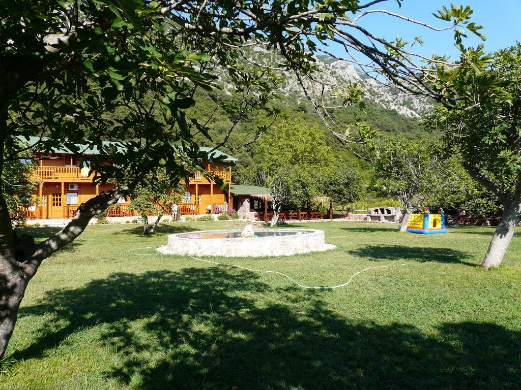 Guest House Jadran Pol Petrovac Luaran gambar