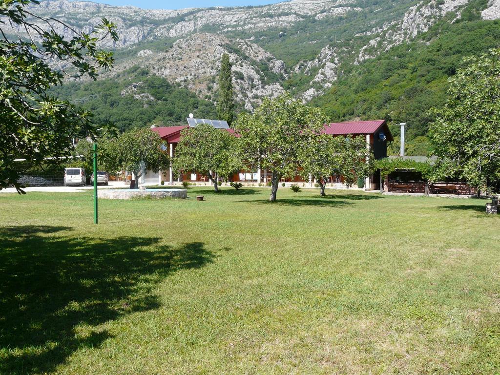 Guest House Jadran Pol Petrovac Luaran gambar