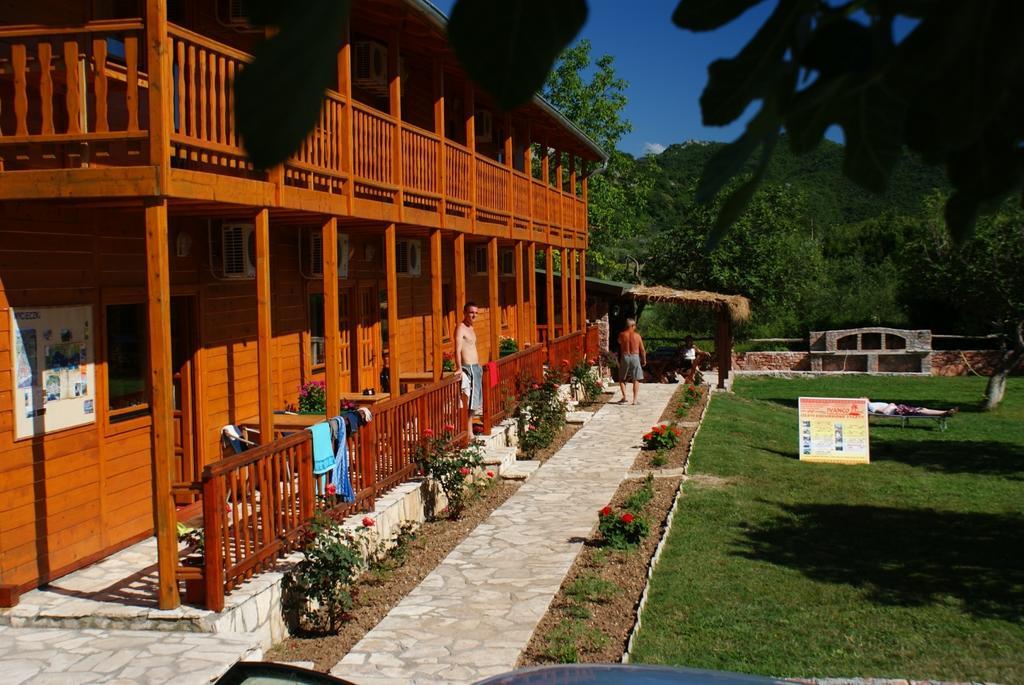Guest House Jadran Pol Petrovac Luaran gambar