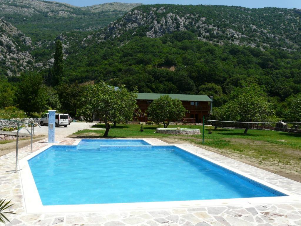 Guest House Jadran Pol Petrovac Luaran gambar